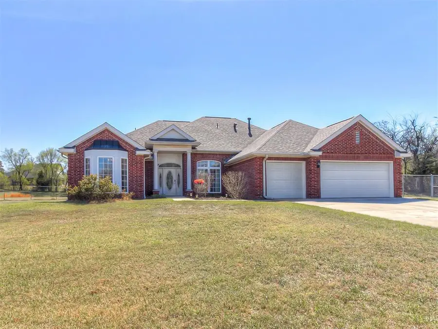 10200 Oak Park Drive, Midwest City, OK 73130 - #2