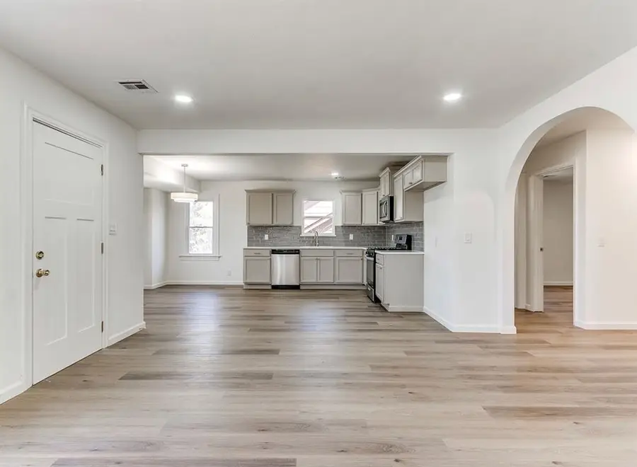 2504 NW 40th Street, Oklahoma City, OK 73112 - #3