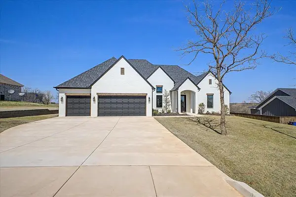 3072 Road Runner Court, Guthrie, OK 73044