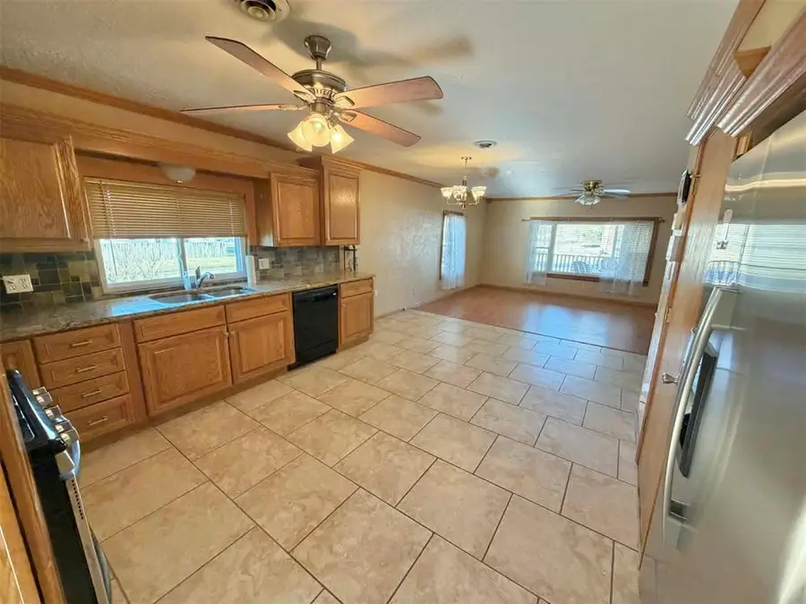 812 N Beaver Street, Guymon, OK 73942 - #2