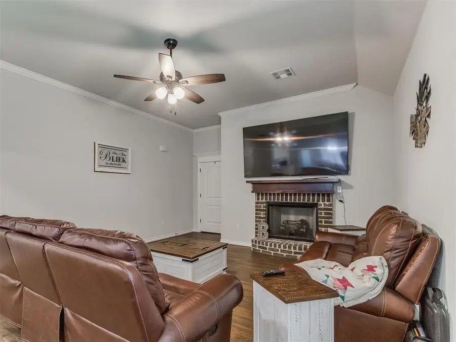 20567 N Santa Fe Avenue, Harrah, OK 73045 - #3