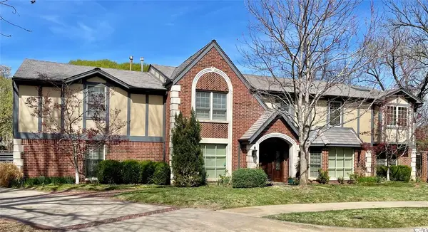 3933 Charing Cross Court, Norman, OK 73072