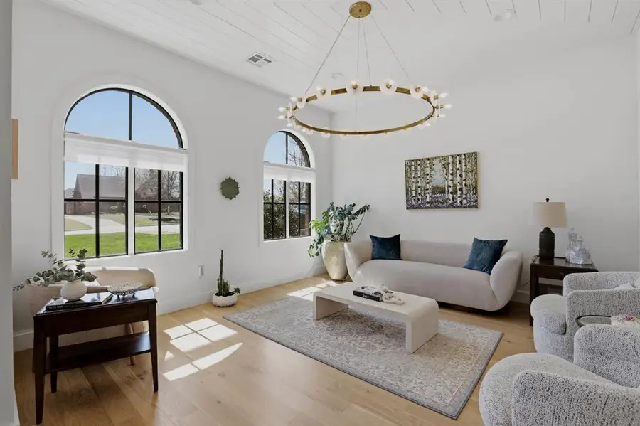 1123 Bedford Drive, Nichols Hills, OK 73116 - #3