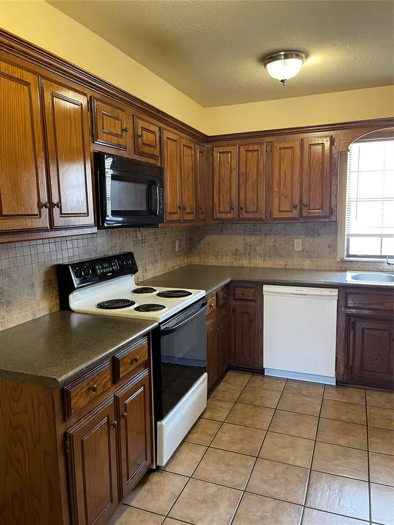 9120 Knottingham, Midwest City, OK 73130 - #3