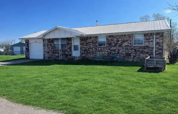 111 Sterling Drive, Chickasha, OK 73018