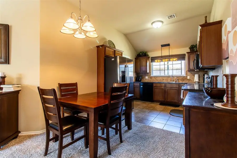 900 Switzerland Avenue, Yukon, OK 73099 - #3