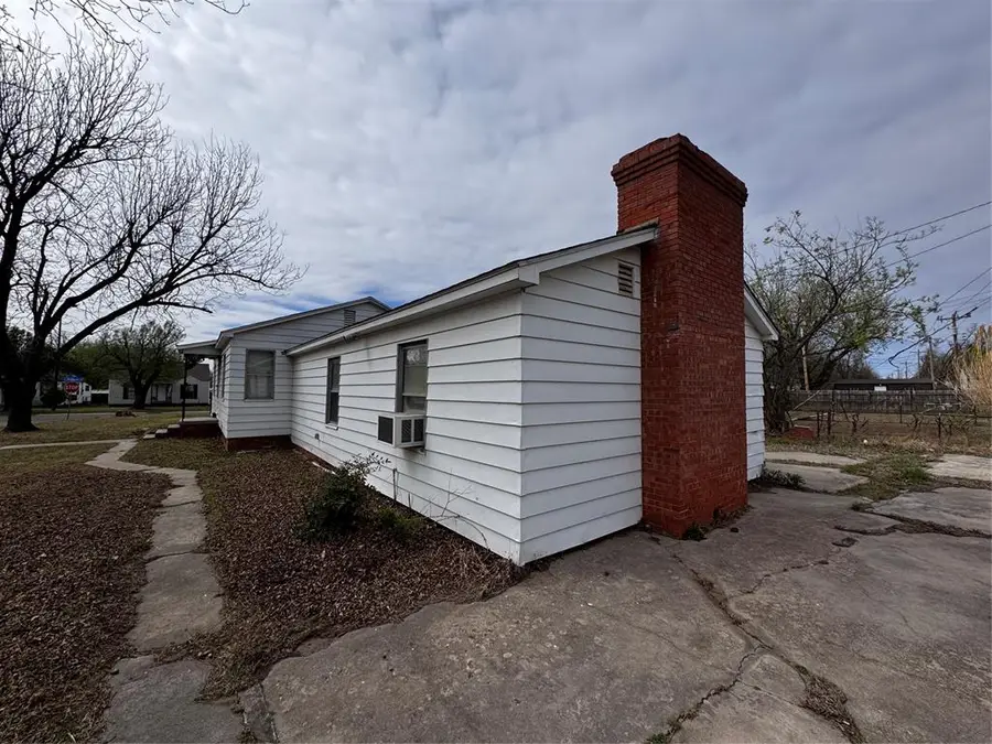 201 E Ercoupe Drive, Midwest City, OK 73110 - #3