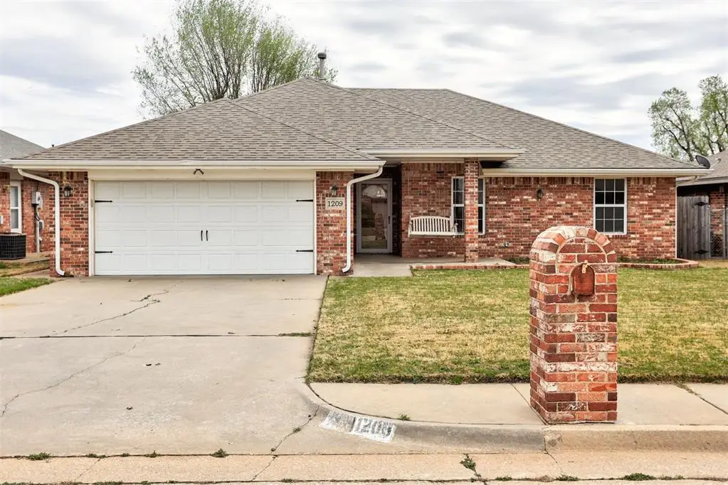 1209 Garden Grove, Yukon, OK 73099 - #1