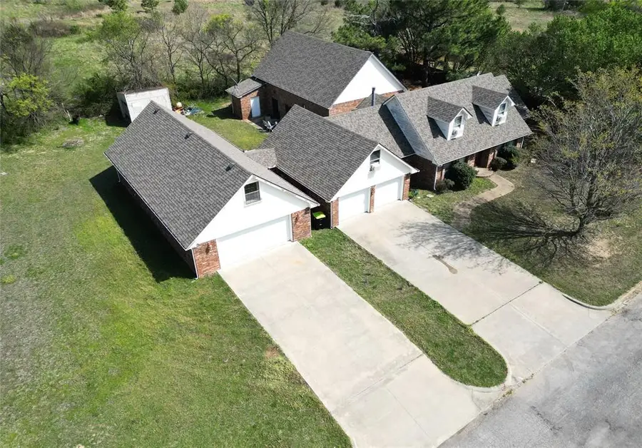 105 Gardenwood Drive, Holdenville, OK 74848 - #2