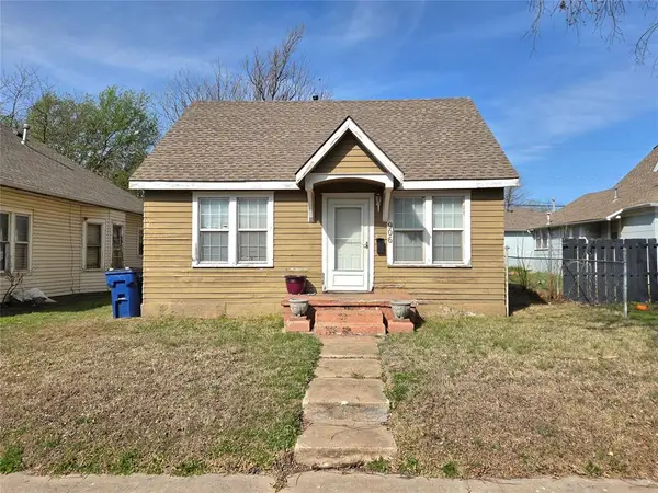 906 S Rock Island Avenue, El Reno, OK 73036