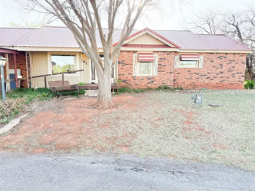 301 Jefferson Drive, Cordell, OK 73632 - #1