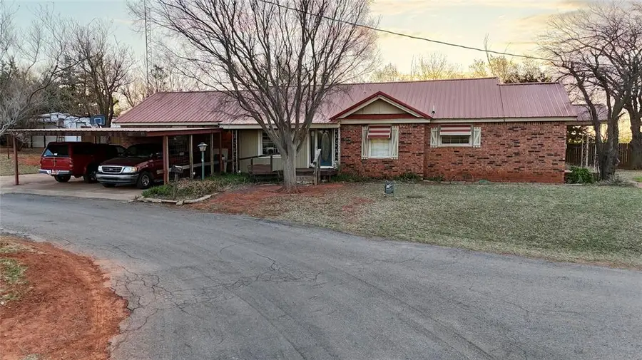 301 Jefferson Drive, Cordell, OK 73632 - #2