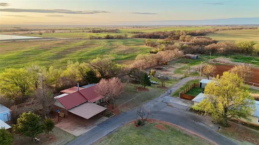 301 Jefferson Drive, Cordell, OK 73632 - #3