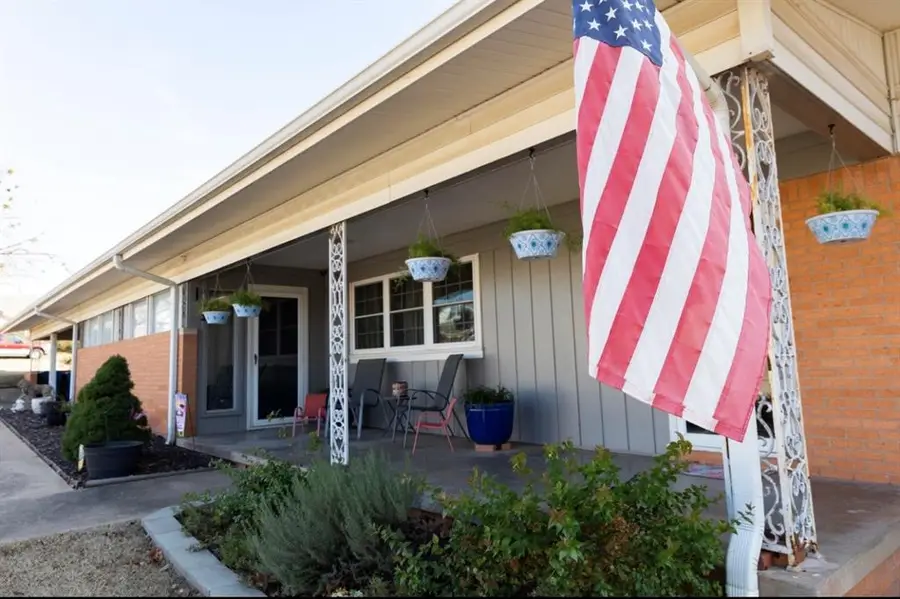 721 E 4th Street, Chandler, OK 74834 - #2