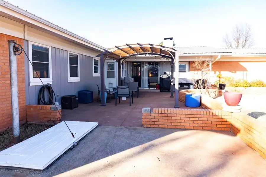 721 E 4th Street, Chandler, OK 74834 - #3