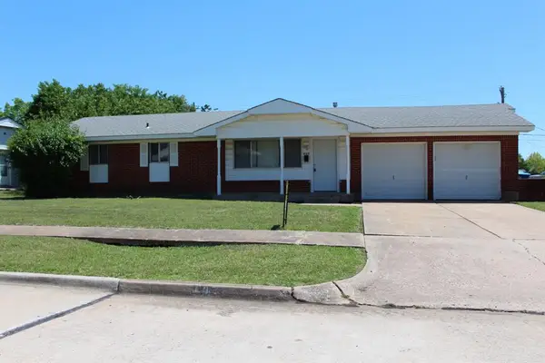 402 W Curtis Drive, Midwest City, OK 73110