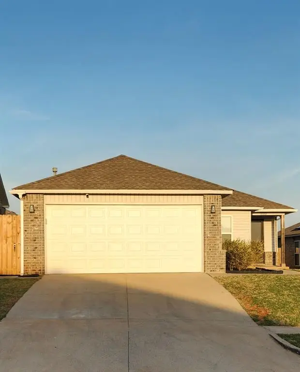 10001 Black Bear Trail, Yukon, OK 73099 - #2