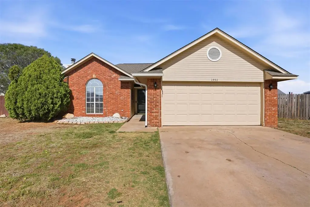 2932 Laurel Circle, Altus, OK 73521 - #1