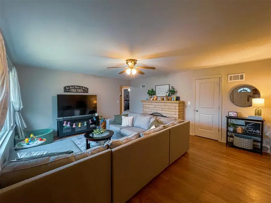 212 N 13th Street, Ponca City, OK 74601 - #3