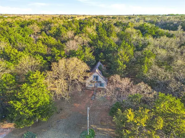 3417 Two Creeks Road, Guthrie, OK 73044