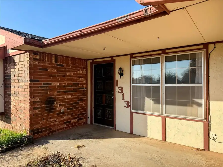 1313 Kent, Weatherford, OK 73096 - #2