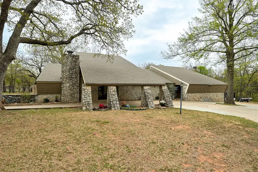 2020 Bandit Point, Edmond, OK 73025 - #2