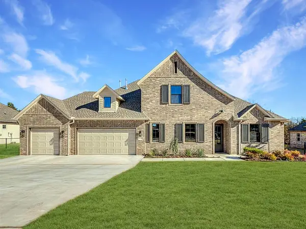 8108 Goldfinch Drive, Guthrie, OK 73044