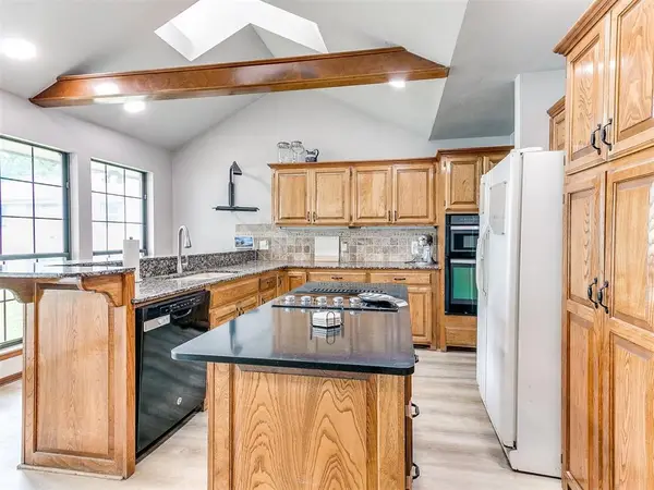 1820 E Main Street, Moore, OK 73160