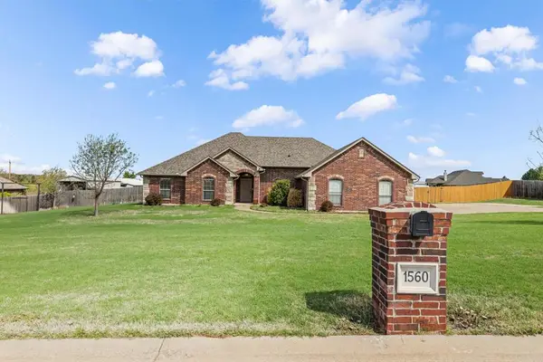 1560 Saddlecloth Trail, Guthrie, OK 73044