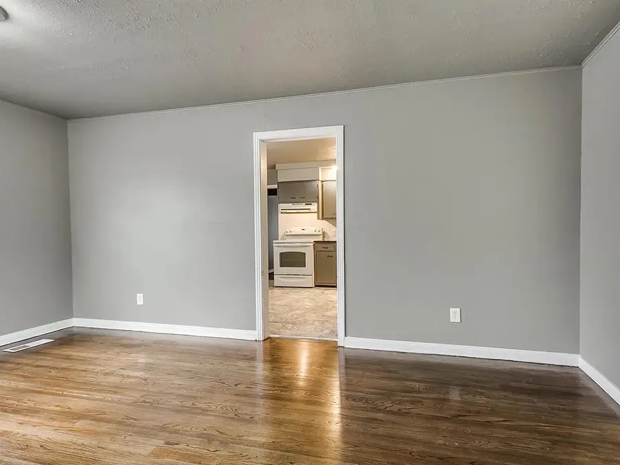 4221 NW 15th Street, Oklahoma City, OK 73107 - #3