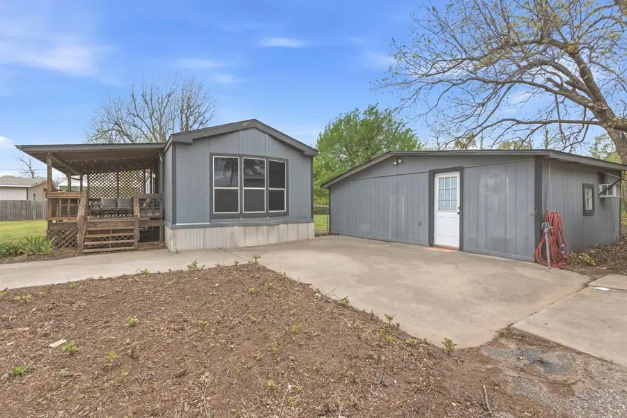 506 E Van Buren Street, Crescent, OK 73028 - #2