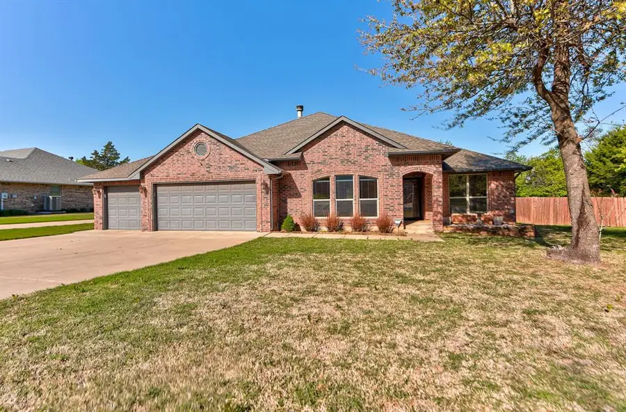 8687 Long Spur Trail, Edmond, OK 73034 - #2