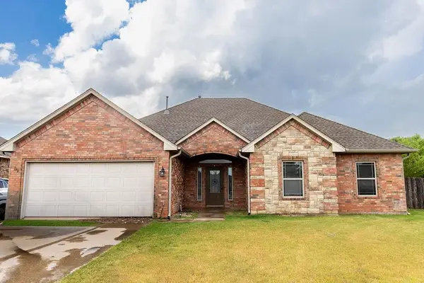 1414 Limestone Way, Elgin, OK 73538
