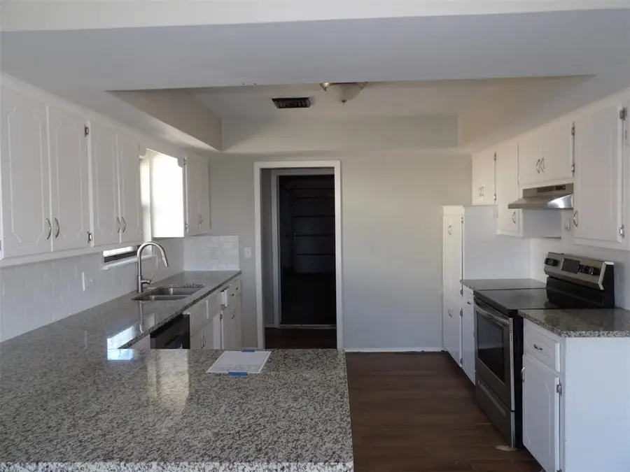 121 Loch Lane, Yukon, OK 73099 - #3