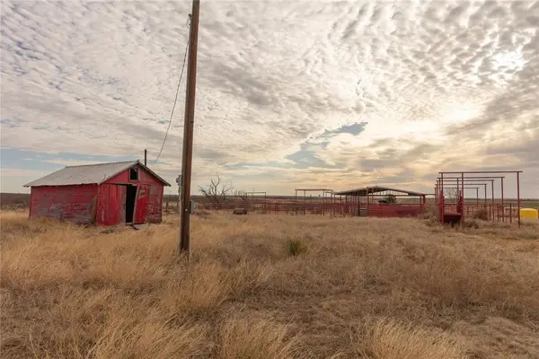 000 County Road A, Out of State,  79201
