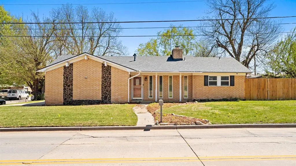 1211 Holly Avenue, Yukon, OK 73099 - #1