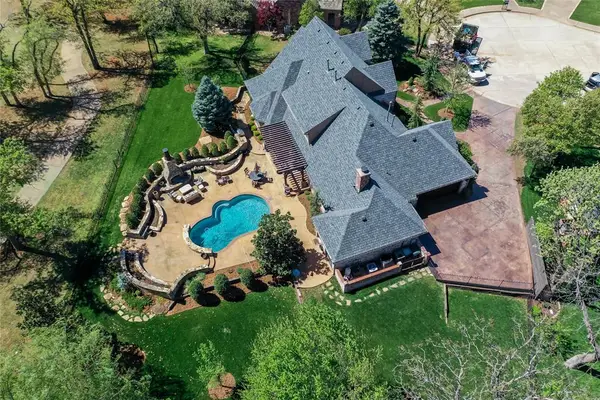 2004 Kiawah Circle, Edmond, OK 73025