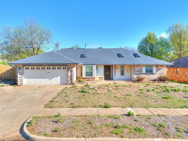 3201 Center Street, The Village, OK 73120