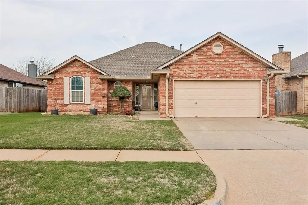 300 Sunrise Drive, Yukon, OK 73099 - #1