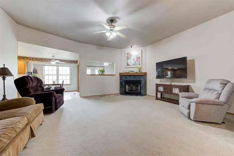 300 Sunrise Drive, Yukon, OK 73099 - #3