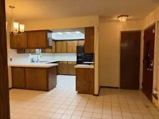 4713 Hemlock Circle, Oklahoma City, OK 73162 - #3