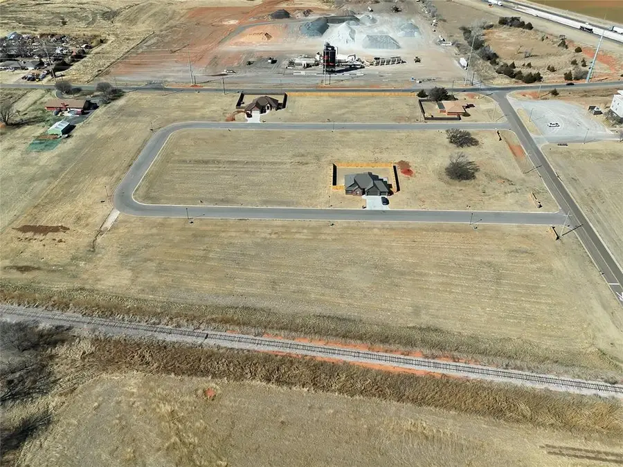 11 Flintlock Trail, Clinton, OK 73601 - #2