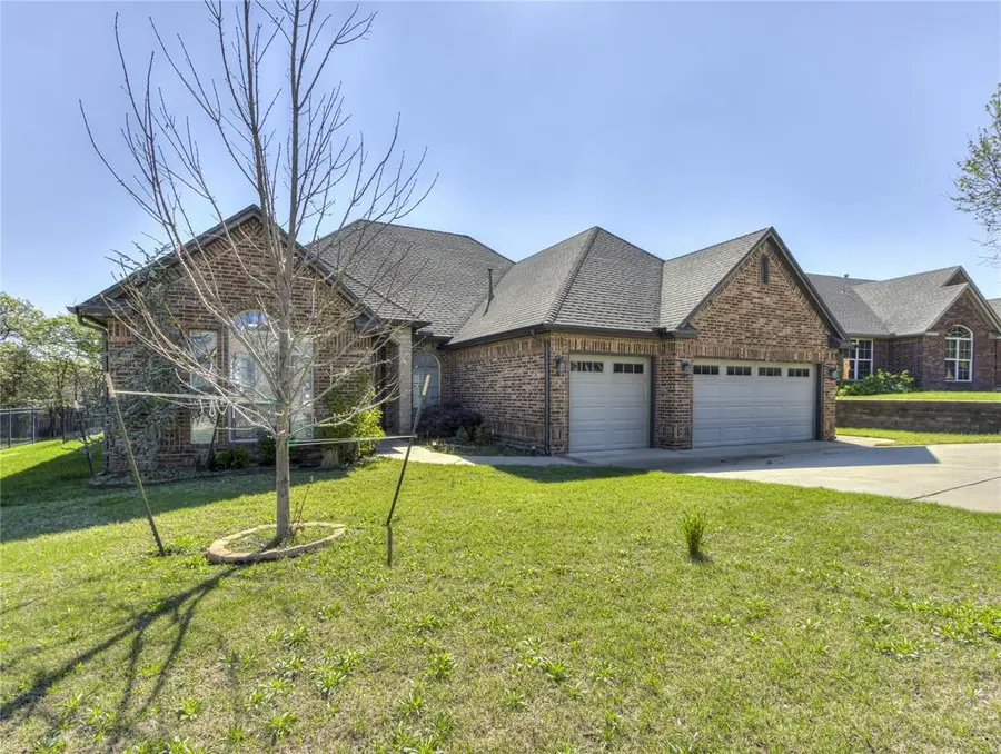 402 Windsor Road, Midwest City, OK 73130 - #2