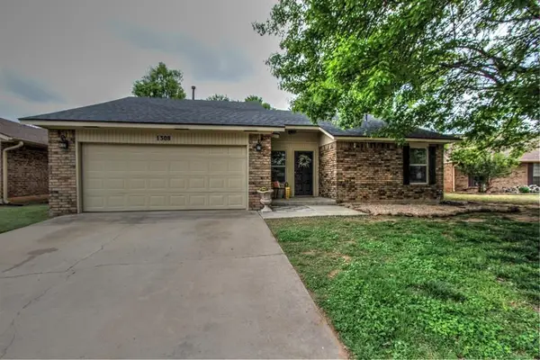 1308 Oswego Drive, Yukon, OK 73099