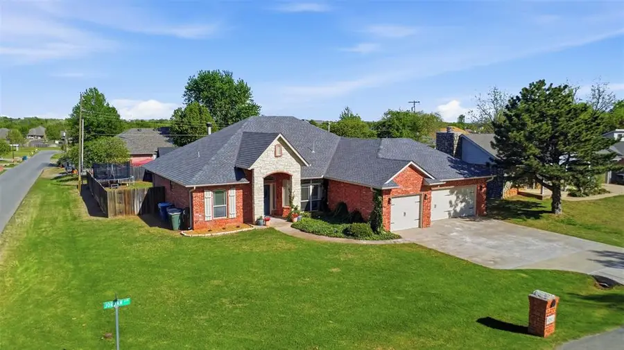 4202 Jordan Avenue, Edmond, OK 73013 - #2