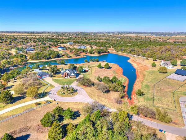 13201 Big Cedar Lane, Yukon, OK 73099