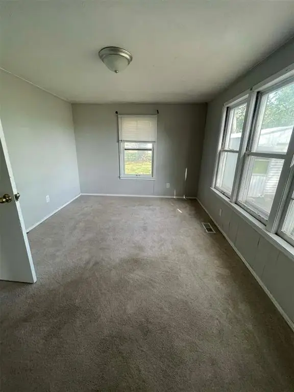 437 S Peachtree Street, Ponca City, OK 74601 - #2