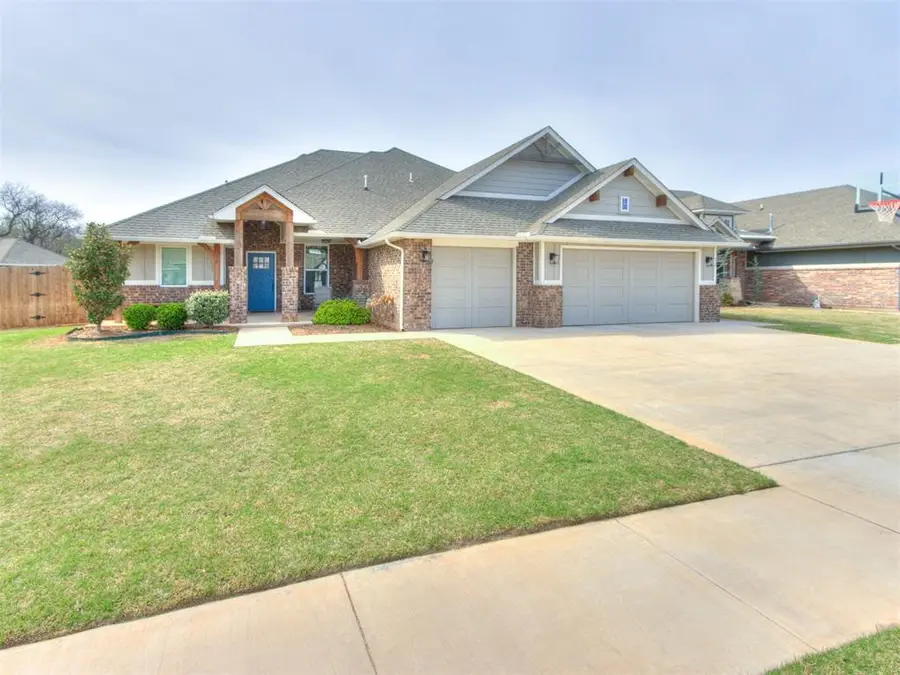 2800 SE 22nd Street, Moore, OK 73160 - #2