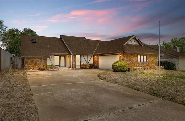 329 E Parkland Drive, Yukon, OK 73099