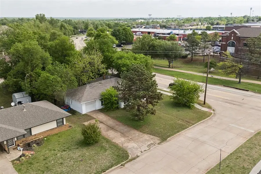 329 E Wayne Avenue, Edmond, OK 73034 - #3